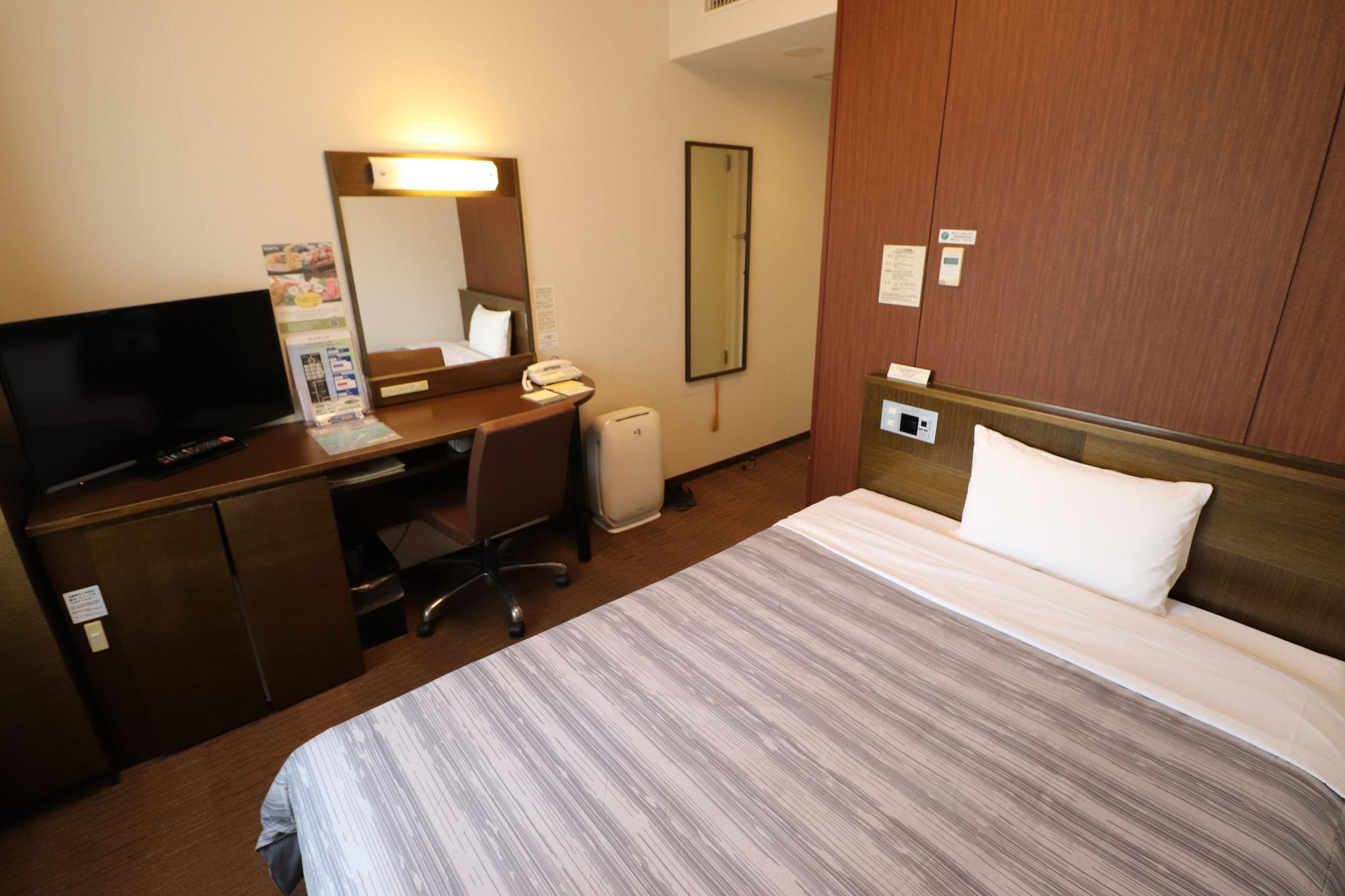 Hotel Route-Inn Chitose Ekimae Екстер'єр фото