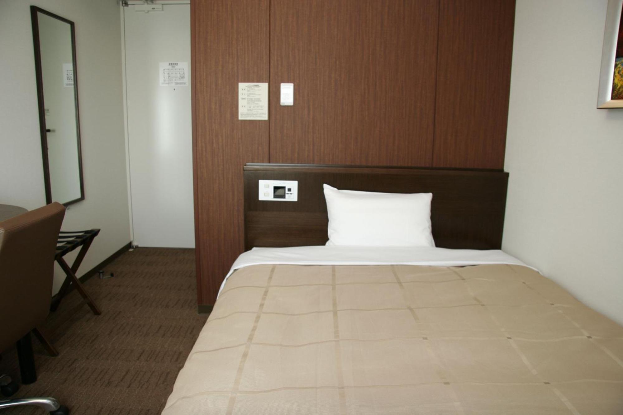 Hotel Route-Inn Chitose Ekimae Екстер'єр фото
